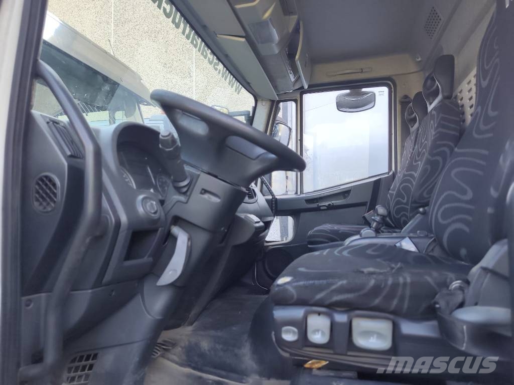 Iveco Eurocargo 180 E25K Camiones grúa