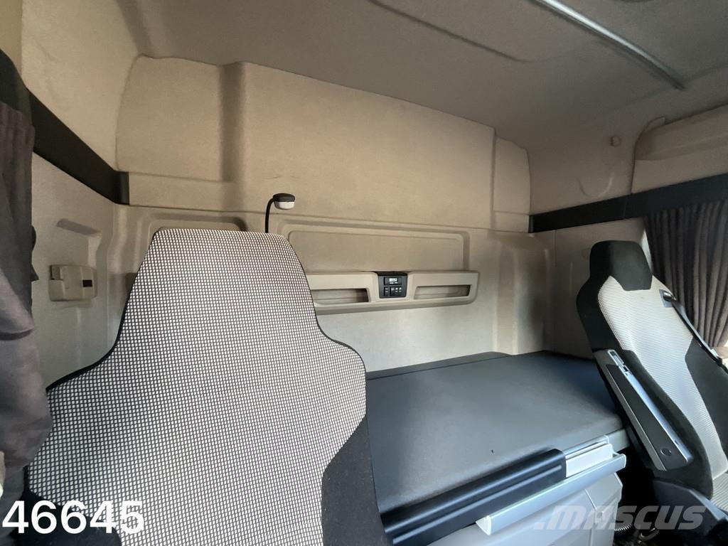 MAN TGX 35.510 8x4 Hyvalift 22 Ton haakarmsysteem Camion ampliroll