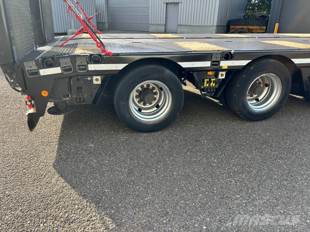 Faymonville F-S43-1AAF Low loader-semi-trailers