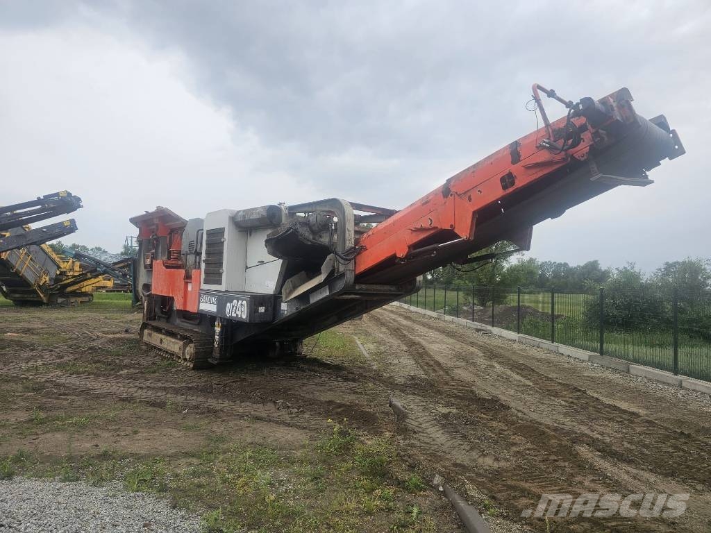 Sandvik QJ240 32t Дробилки