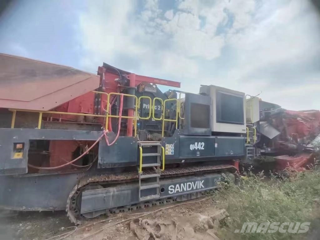 Sandvik QI442 Tracked Impact Crusher+QA335 Tracked Screen Mobile Brecher