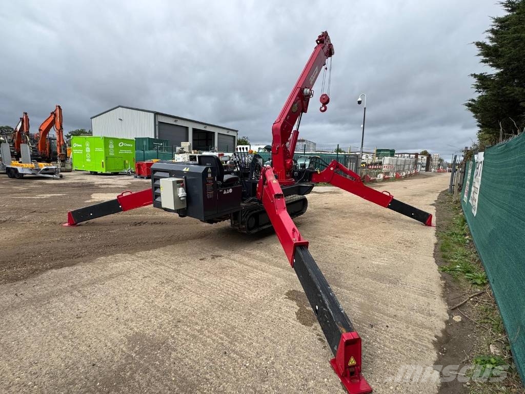 Unic URW 547 Tracked cranes