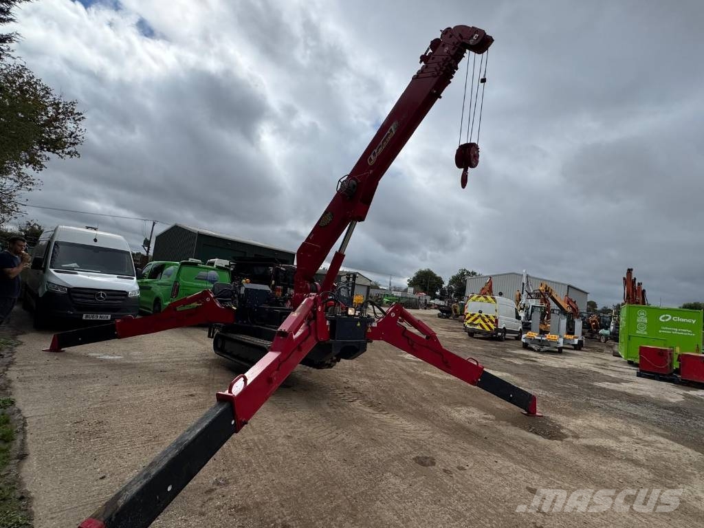 Unic URW 547 Tracked cranes