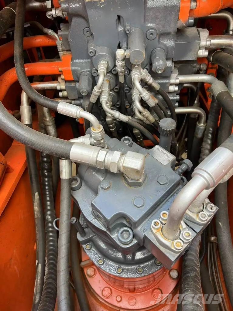 Doosan DX225LC-9C Excavatoare pe șenile