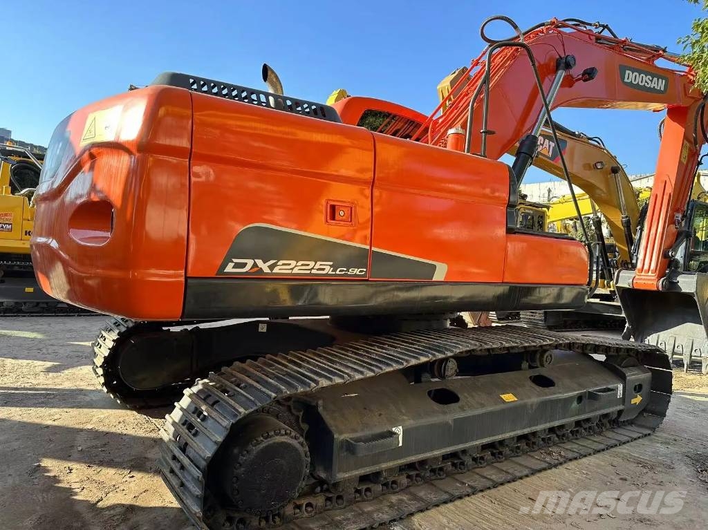 Doosan DX225LC-9C Excavatoare pe șenile