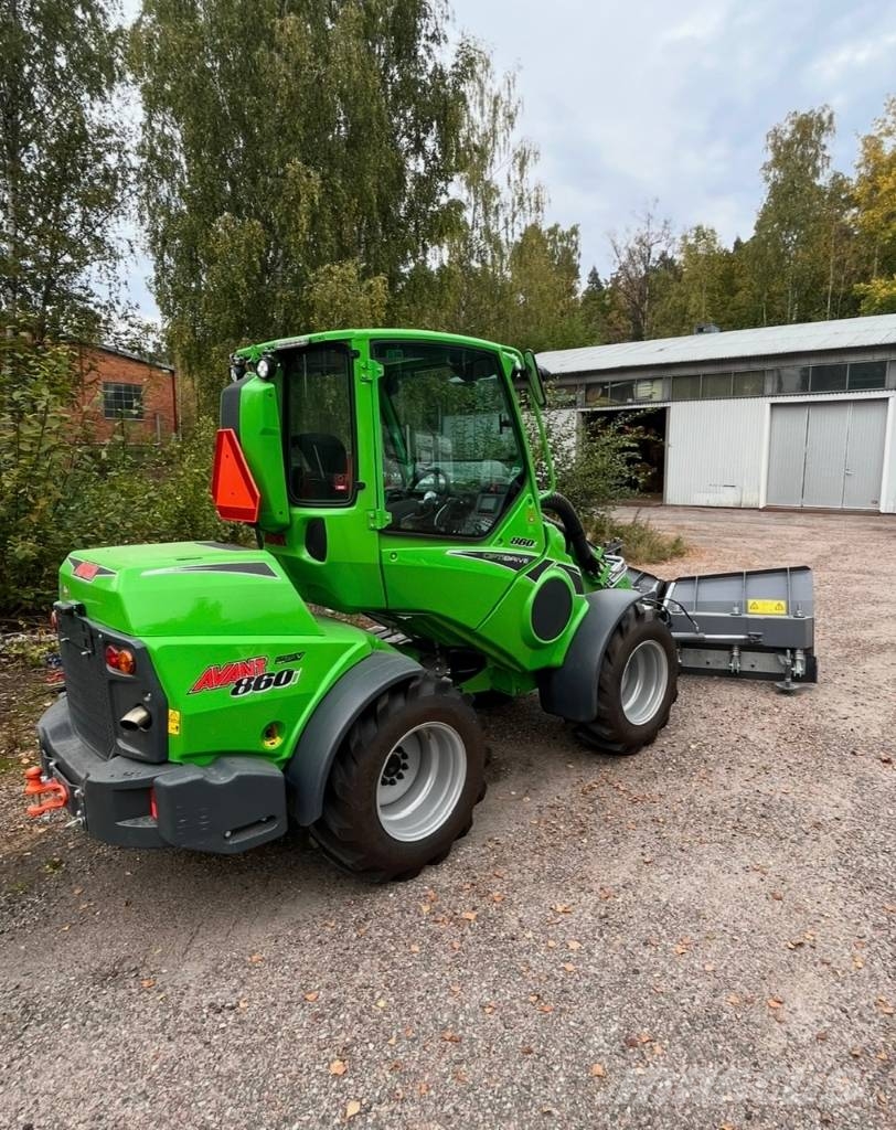 Avant 860 i Skid steer mini nakladalci