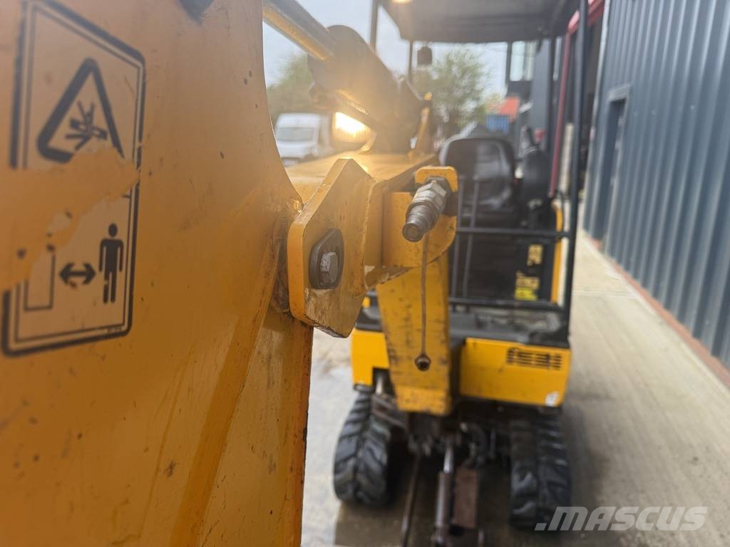 JCB 15 C-1 1.5t Mini Excavator with 3 Buckets حفارات صغيرة أقل من 7 طن (حفارات صغيرة)