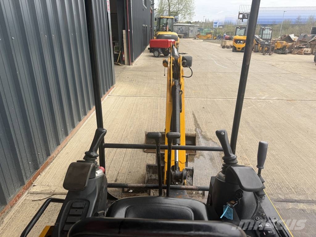 JCB 15 C-1 1.5t Mini Excavator with 3 Buckets حفارات صغيرة أقل من 7 طن (حفارات صغيرة)