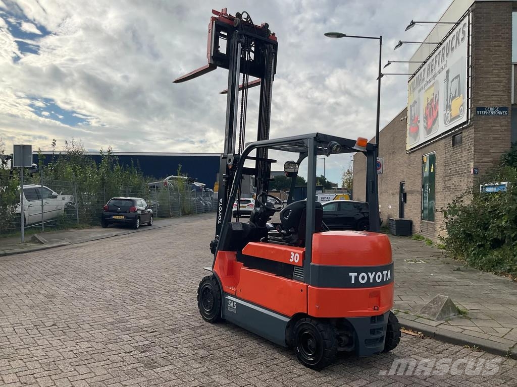 Toyota 7FBMF30 3000KG 3.30METER HEFTRUCK Elektriskie autoiekrāvēji