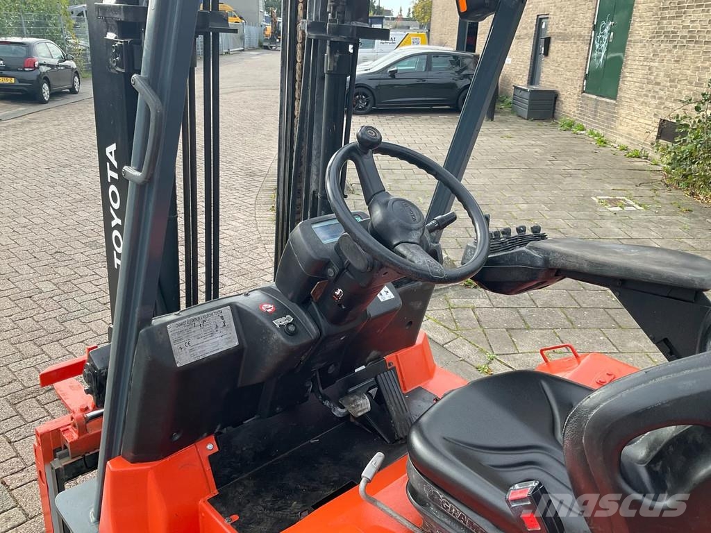 Toyota 7FBMF30 3000KG 3.30METER HEFTRUCK Elektriskie autoiekrāvēji