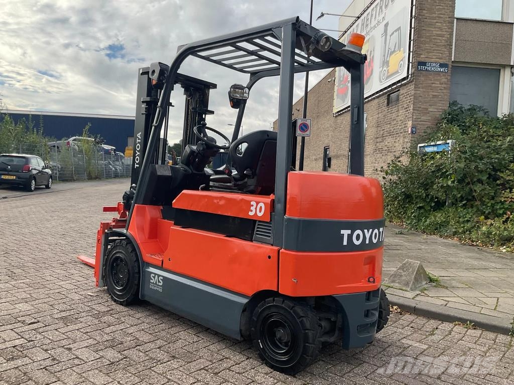 Toyota 7FBMF30 3000KG 3.30METER HEFTRUCK Elektriskie autoiekrāvēji