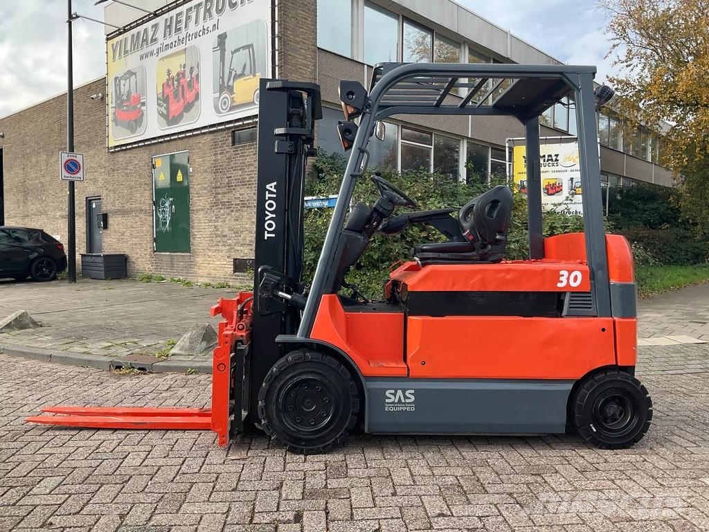 Toyota 7FBMF30 3000KG 3.30METER HEFTRUCK Elektriskie autoiekrāvēji
