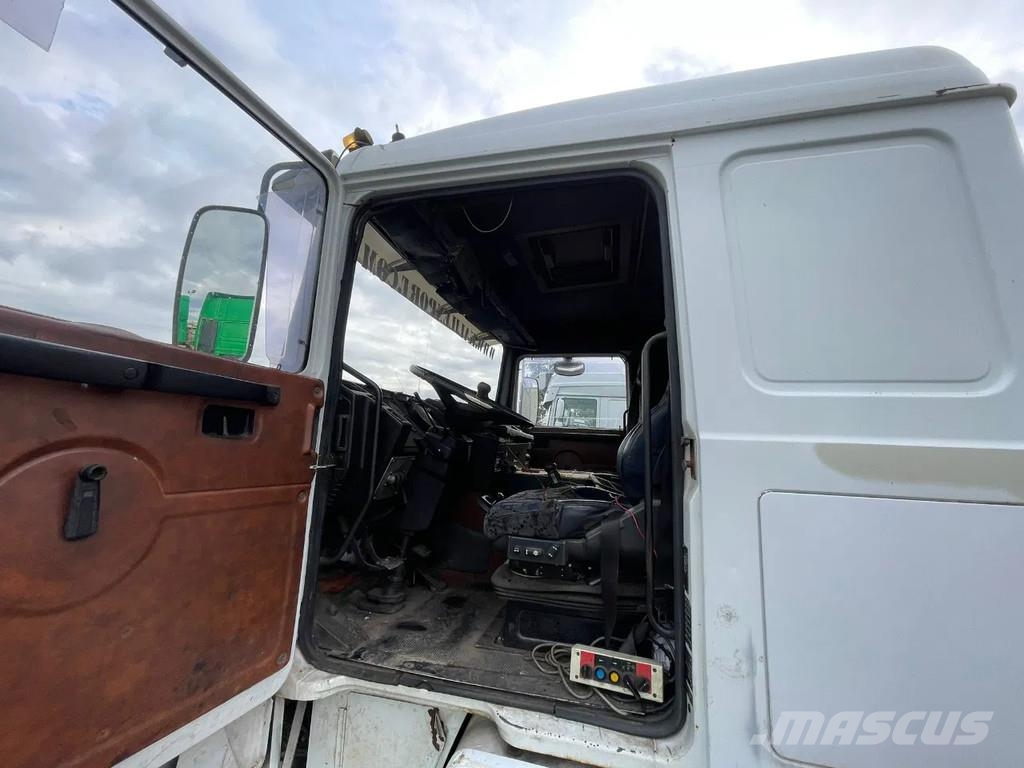 Volvo F 12.400 Manuel Gearbox 6x2 Palfinger PK9000A Cran Camiones de cama baja