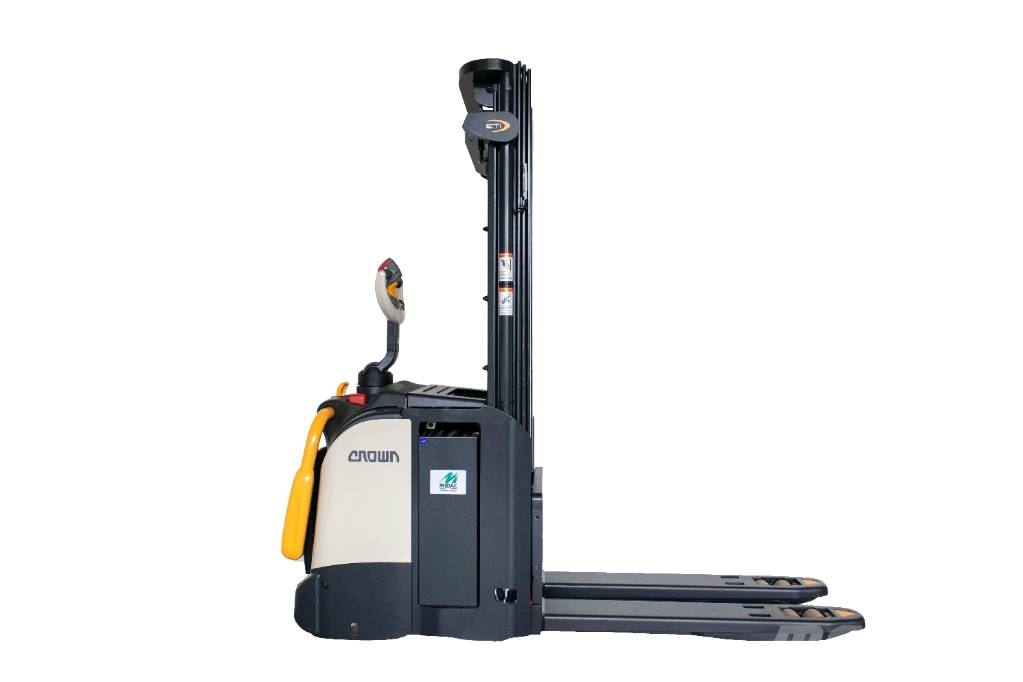 Crown ETi40001.2, splitterny höglyftande ledstaplare! Pedestrian stacker