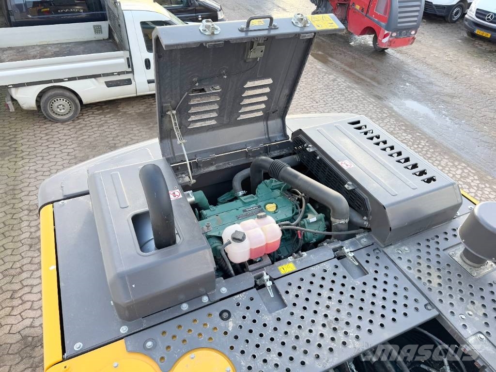 Volvo EC220D + Maxx 2000 Hammer New / Unused Bandgrävare