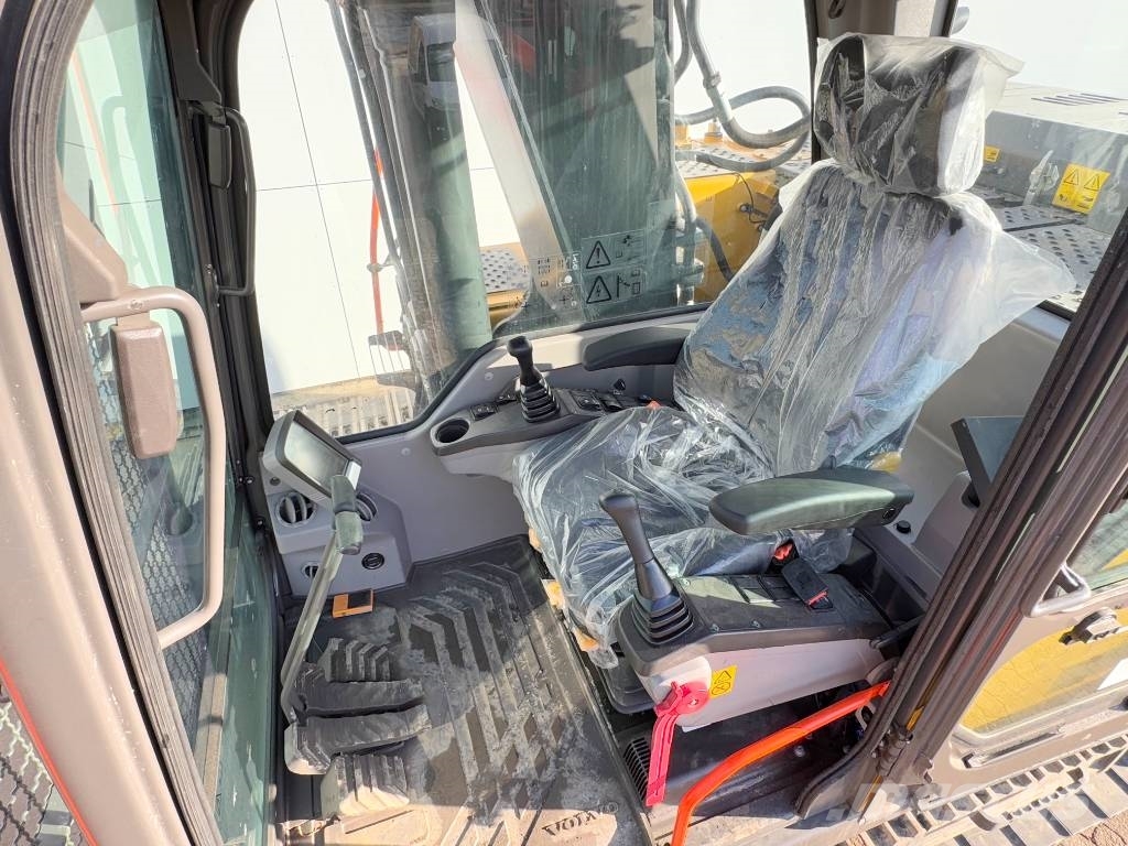 Volvo EC220D + Maxx 2000 Hammer New / Unused Bandgrävare