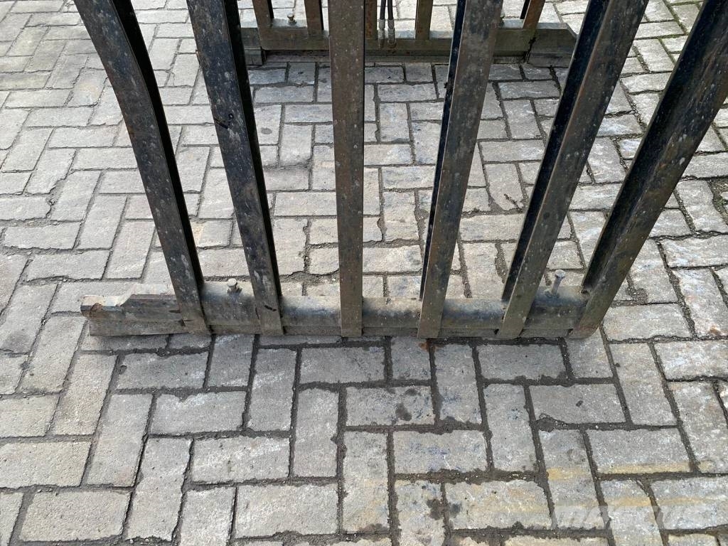 Kennis Stenenkleem Ďalšie komponenty