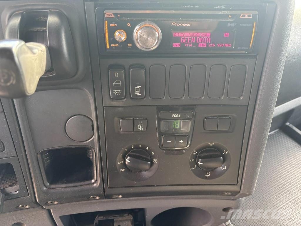 Scania P 380 + 3pedals + 6X2 + LIFT AXLE + LOADLIFT 2500 Camiones con caja de remolque