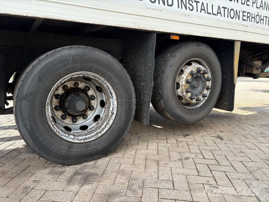Scania P 380 + 3pedals + 6X2 + LIFT AXLE + LOADLIFT 2500 Camiones con caja de remolque