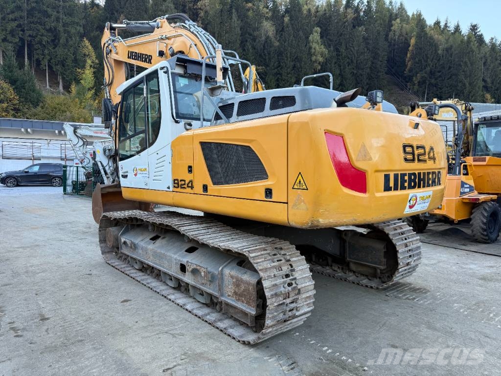 Liebherr R 924 حفارات زحافة