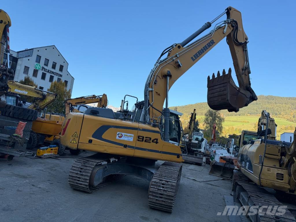 Liebherr R 924 حفارات زحافة
