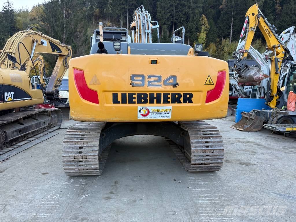Liebherr R 924 حفارات زحافة