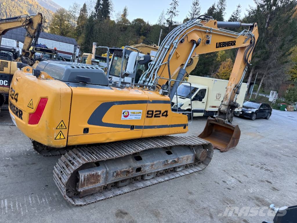 Liebherr R 924 حفارات زحافة