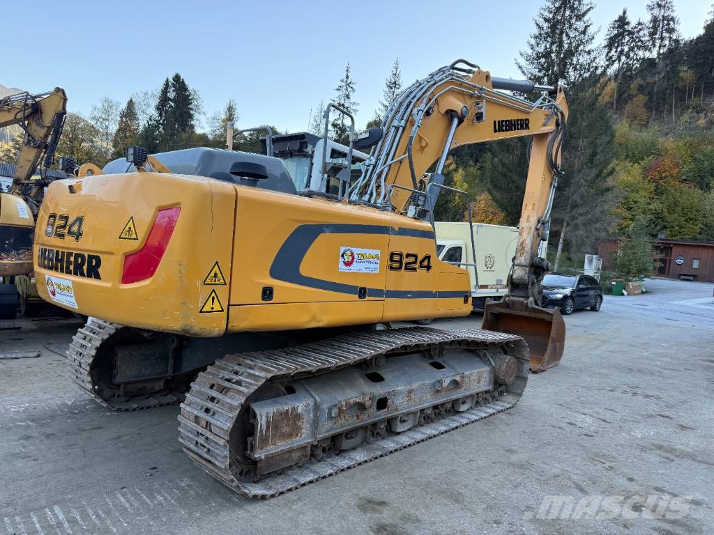 Liebherr R 924 حفارات زحافة