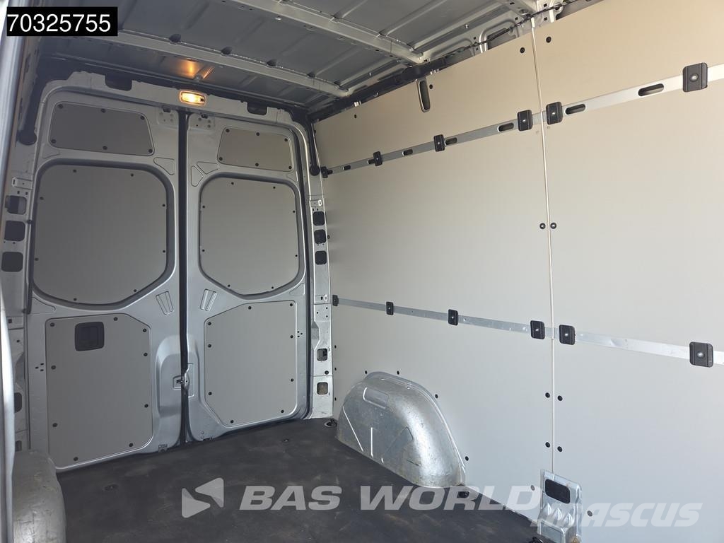 Mercedes-Benz Sprinter 215 CDI Automatik 150PS L2H2 Klima Kamera شاحنة مقفلة