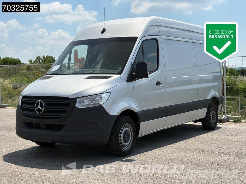 Mercedes-Benz Sprinter 215 CDI Automatik 150PS L2H2 Klima Kamera Lätta skåpbilar