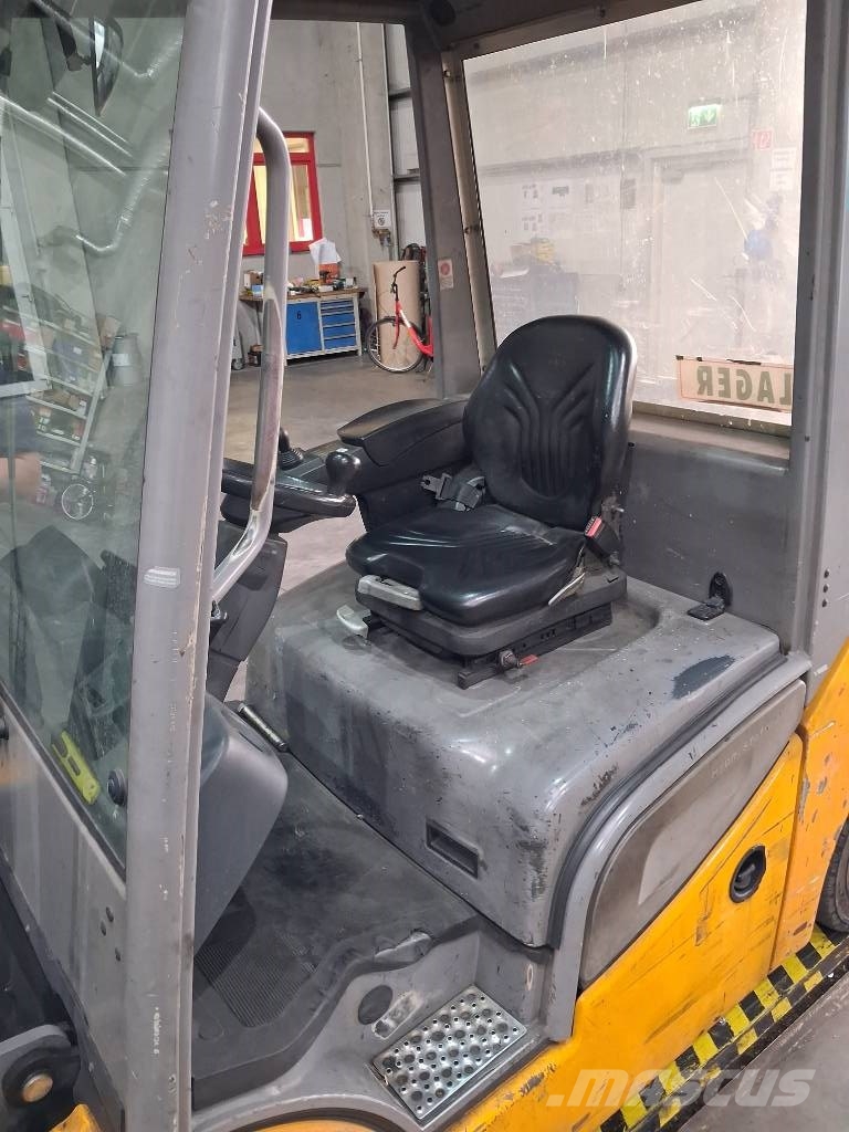 Jungheinrich DFG 430 S Diesel forklifts
