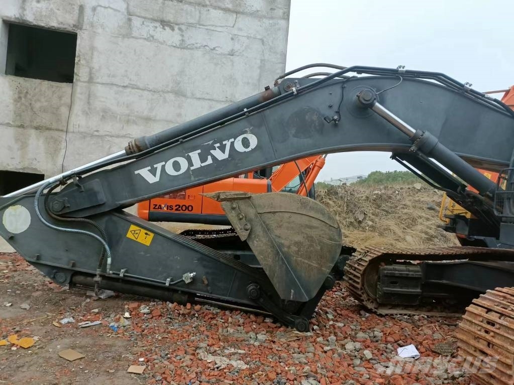 Volvo 480 Paletli ekskavatörler