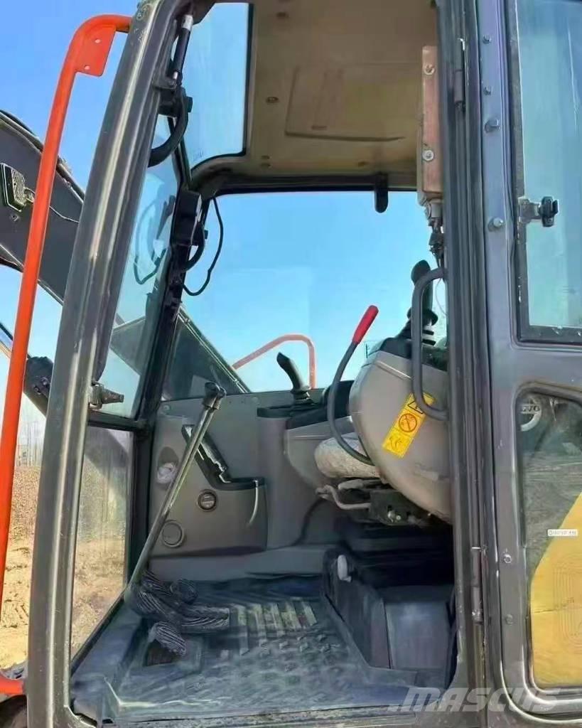 Volvo EC 80 D Paletli ekskavatörler