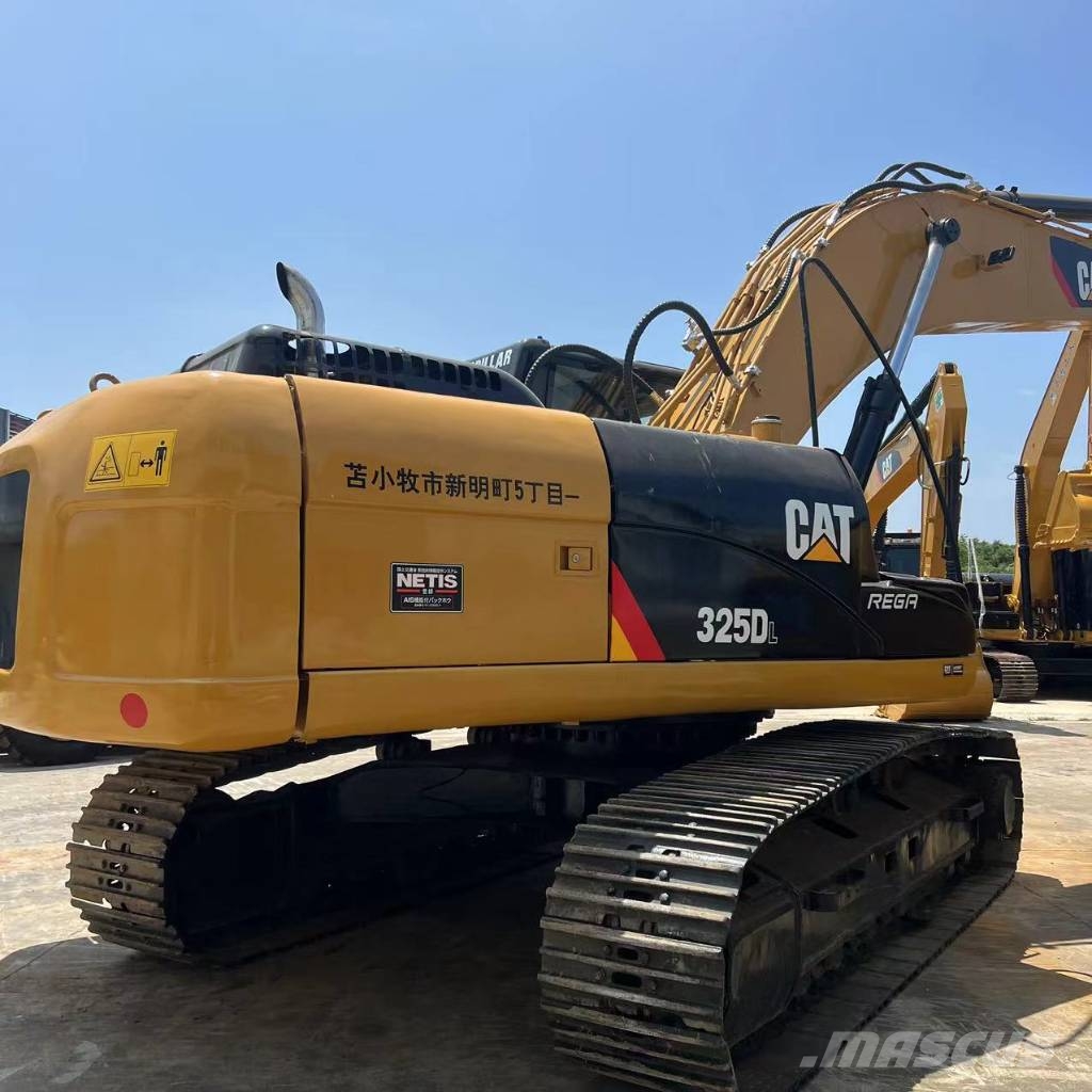 CAT 325D2 حفارات زحافة