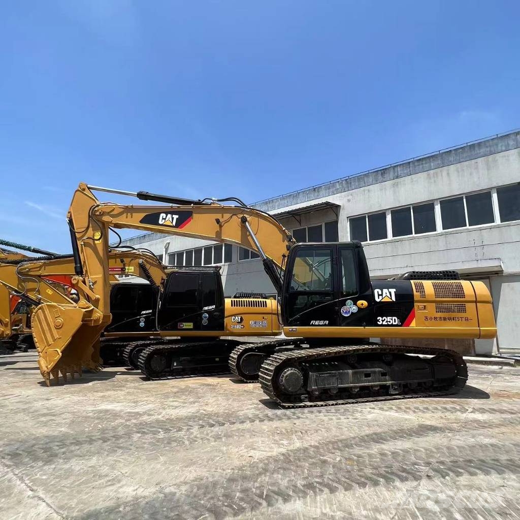 CAT 325D2 حفارات زحافة