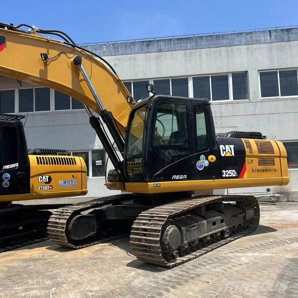 CAT 325D2 حفارات زحافة
