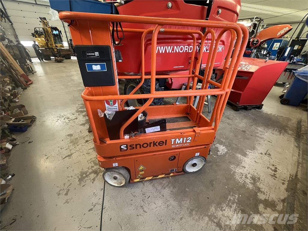 Snorkel TM12 Vertikalne radne podizne platforme