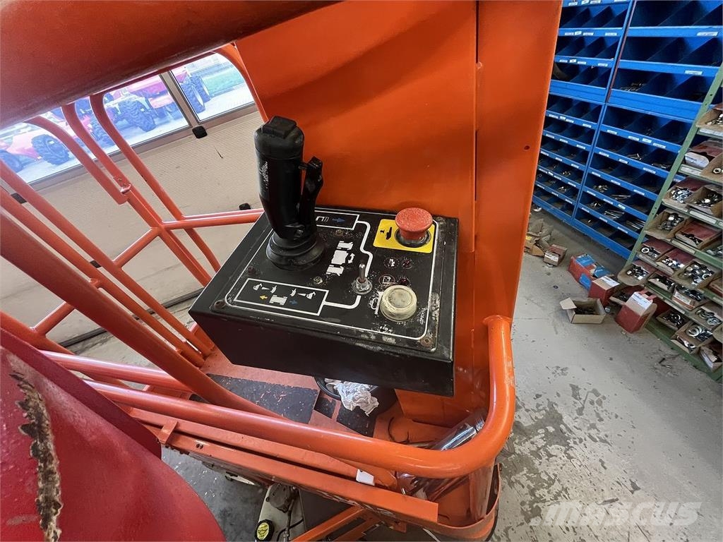 Snorkel TM12 Vertikalne radne podizne platforme