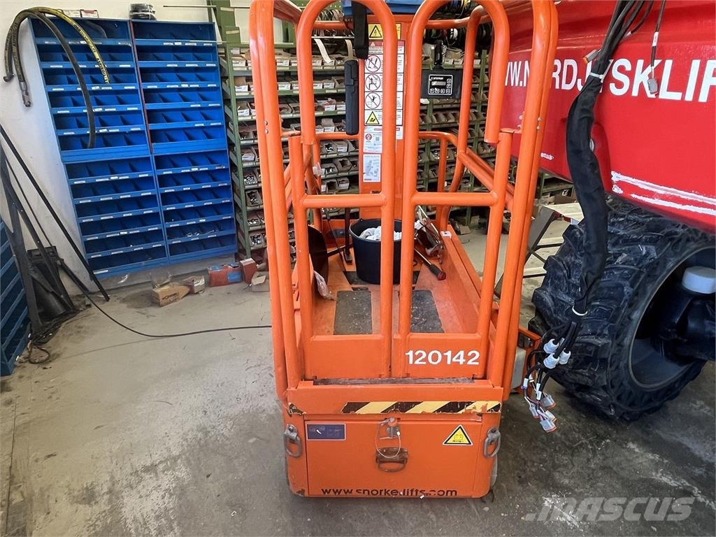 Snorkel TM12 Vertikalne radne podizne platforme
