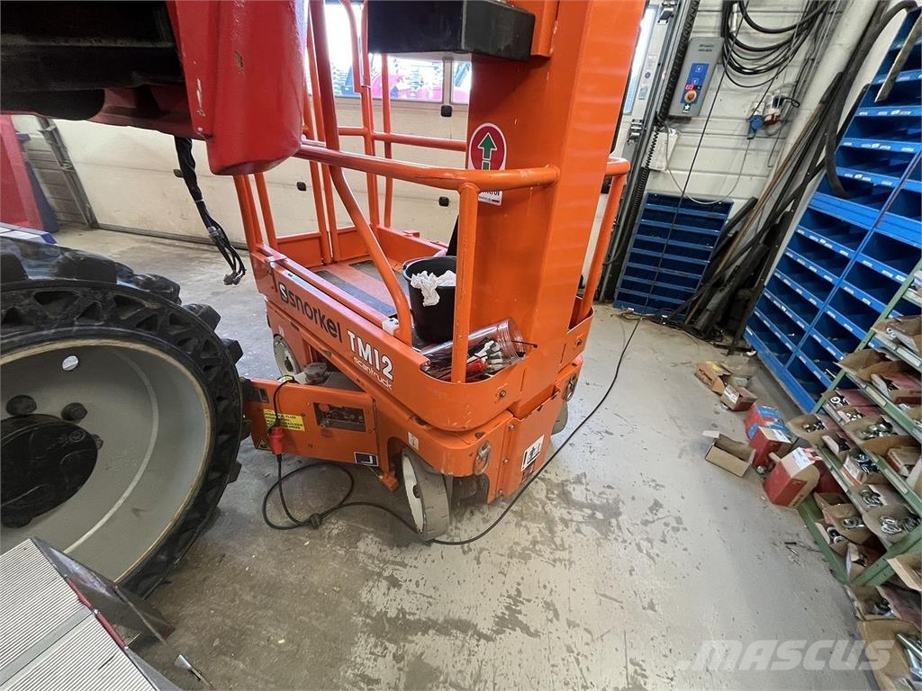 Snorkel TM12 Vertikalne radne podizne platforme
