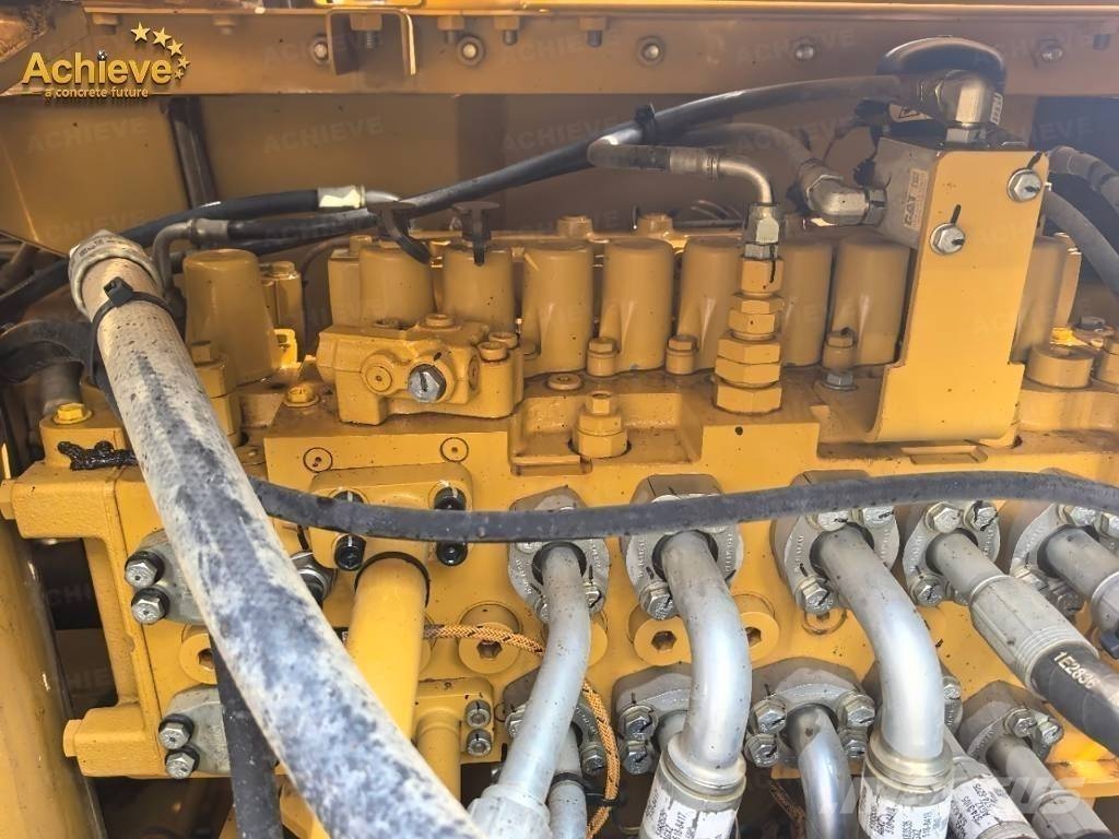 CAT 323 Beltegraver