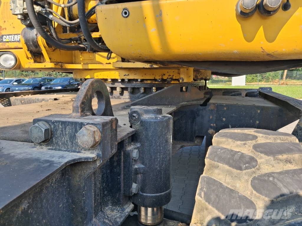 CAT M 322 D Wielgraafmachines