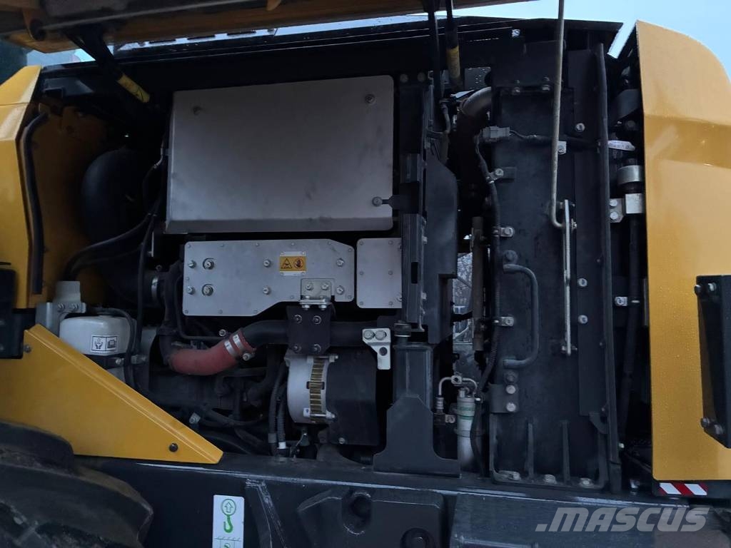 Komatsu WA 270-8E0 Pyöräkuormaajat