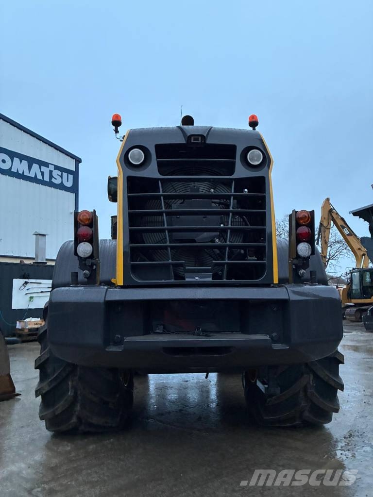 Komatsu WA 270-8E0 Pyöräkuormaajat