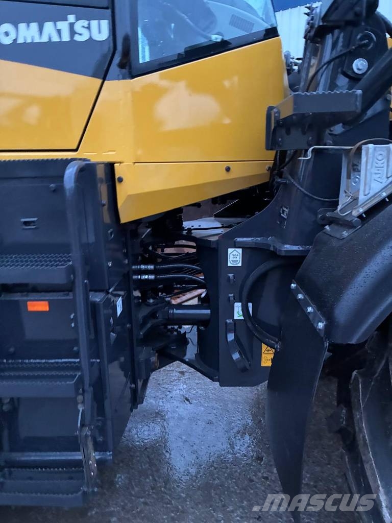 Komatsu WA 270-8E0 Pyöräkuormaajat