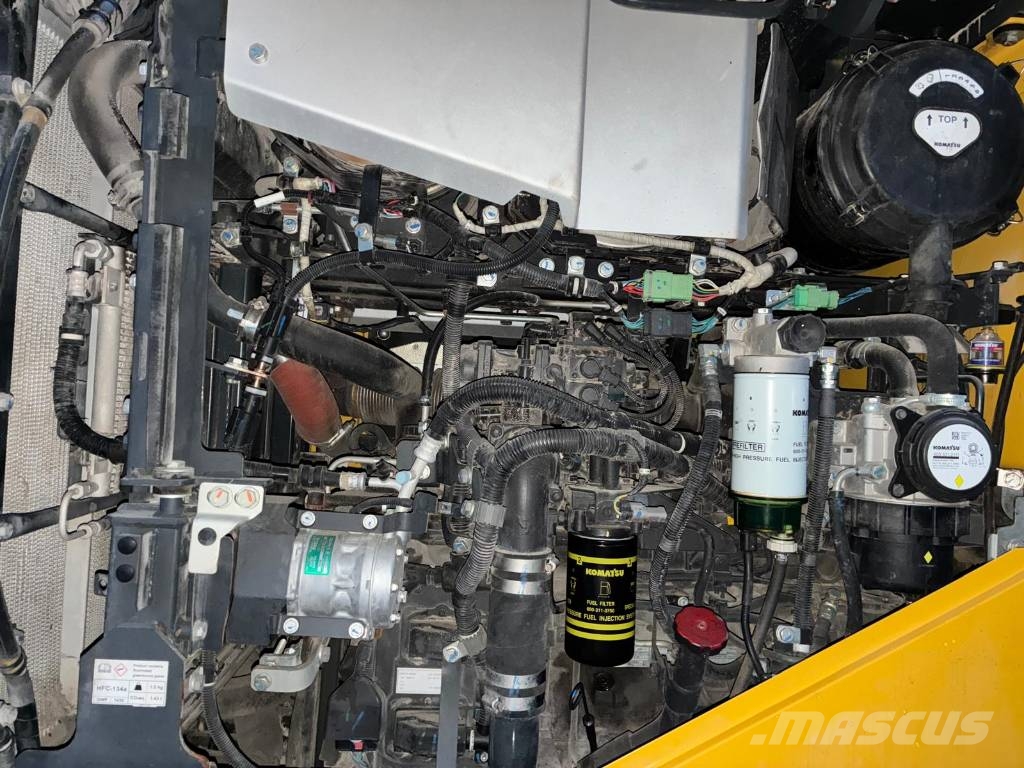 Komatsu WA 270-8E0 Pyöräkuormaajat