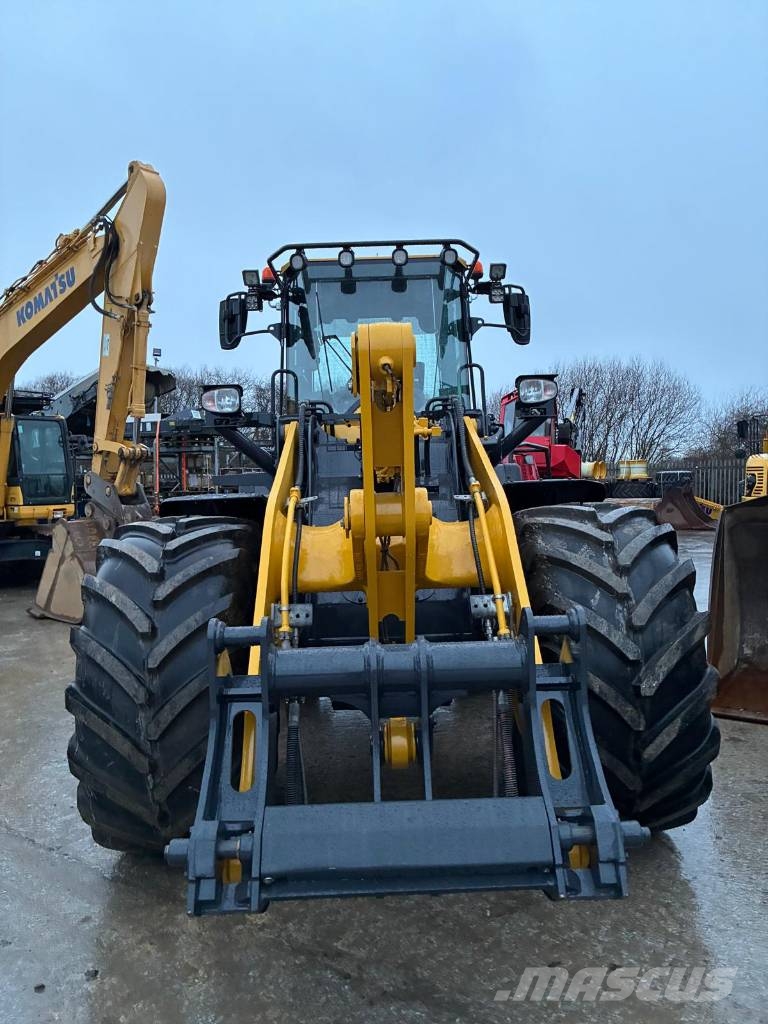 Komatsu WA 270-8E0 Pyöräkuormaajat
