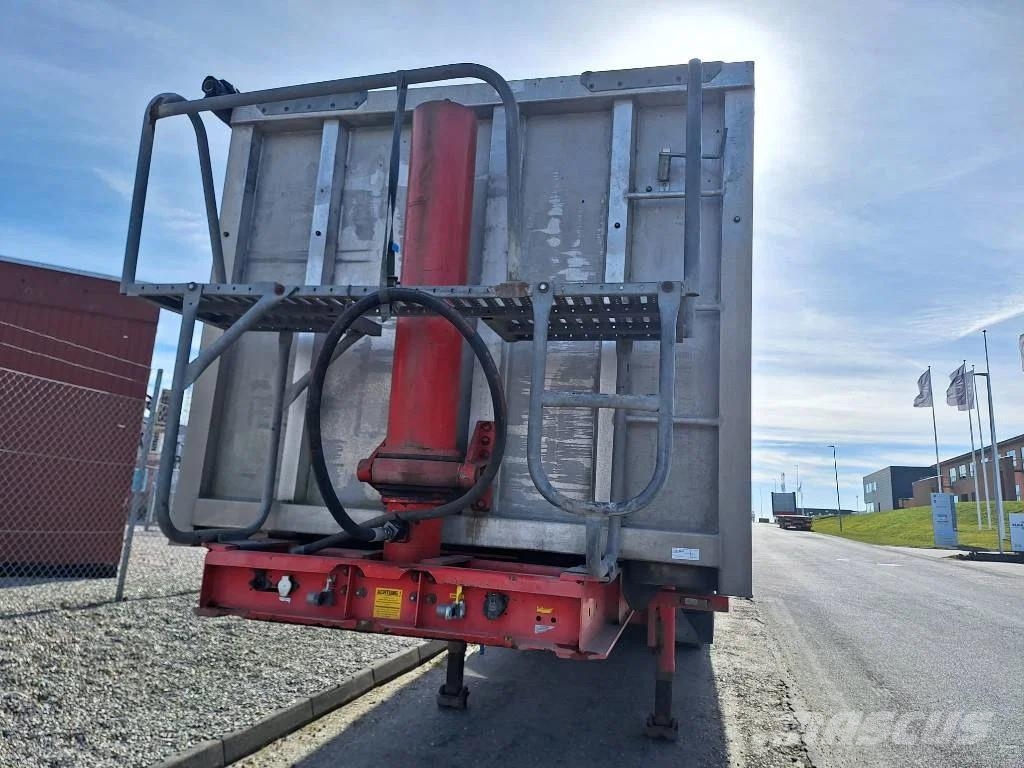 Kel-Berg 3 akslet 48 m3 tiptrailer med nedfældbar side Semi-trailer med tip