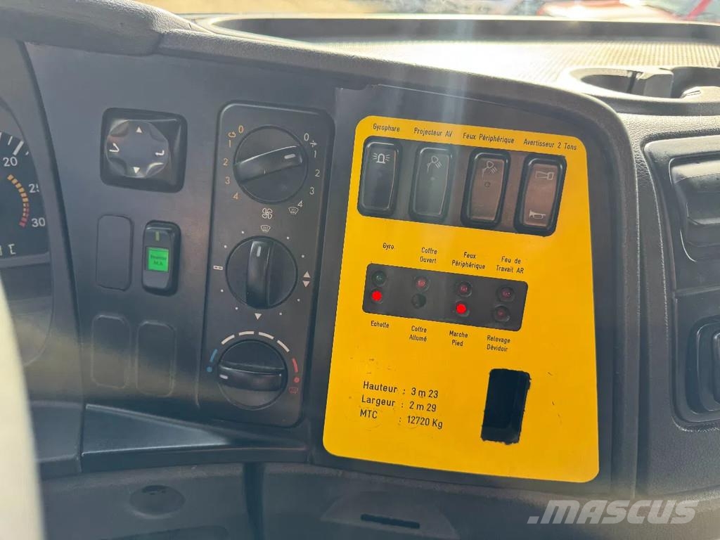 Mercedes-Benz ATEGO 1325 **FIRETRUCK-2000LTR TANK 消防車