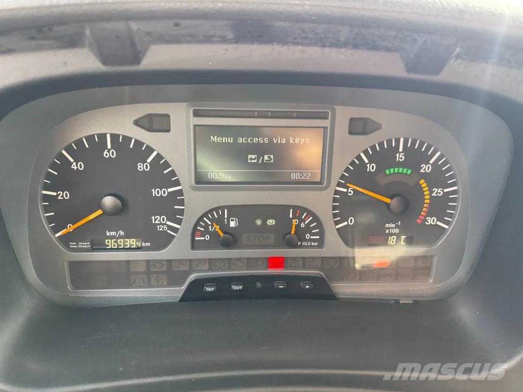 Mercedes-Benz ATEGO 1325 **FIRETRUCK-2000LTR TANK 消防車